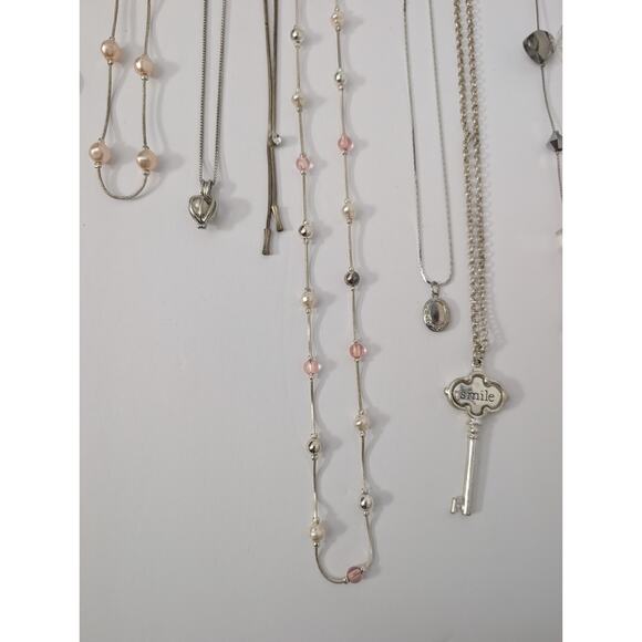 8 Delicate Layering Necklaces Lot: Silver Tone, Pink Pearl, Key Pendant, Resale - Picture 4 of 9